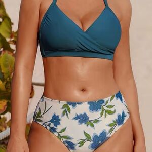#87: NWT Cupshe Teal and White Floral Misty Petal DD + S Bikini Set